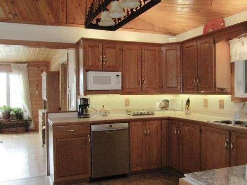 689 Bears Pass Road, Rainy Lake, ON - Indoor Photo Showing Kitchen