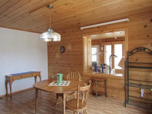 689 Bears Pass Road, Rainy Lake, ON - Indoor Photo Showing Dining Room