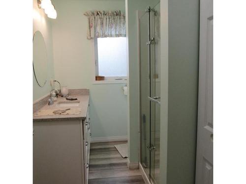 689 Bears Pass Road, Rainy Lake, ON - Indoor Photo Showing Bathroom