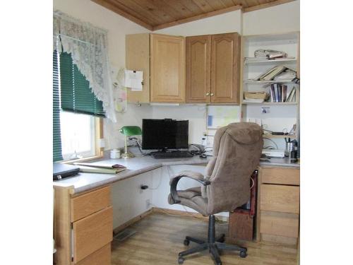 689 Bears Pass Road, Rainy Lake, ON - Indoor Photo Showing Office