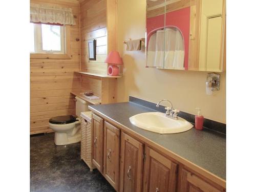 689 Bears Pass Road, Rainy Lake, ON - Indoor Photo Showing Bathroom