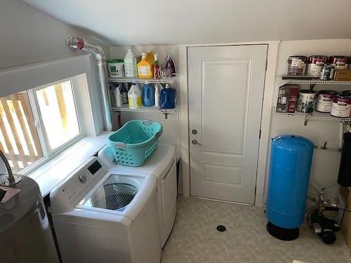 3325 Kam Current Road, Rural Thunder Bay, ON - Indoor Photo Showing Laundry Room