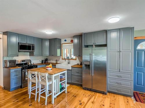 12 144 Andys Camp Road, Kenora, ON - Indoor Photo Showing Kitchen