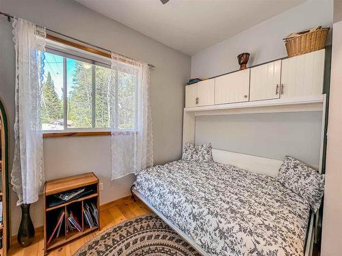 12 144 Andys Camp Road, Kenora, ON - Indoor Photo Showing Bedroom