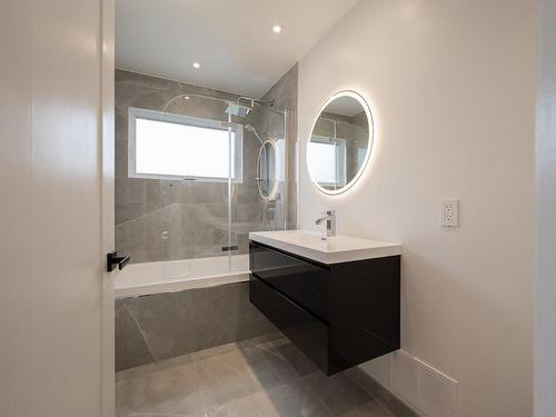Salle de bains - 1365 Rue Ridgewood, Laval (Chomedey), QC - Indoor Photo Showing Bathroom