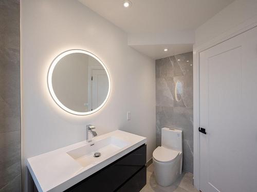 Salle de bains - 1365 Rue Ridgewood, Laval (Chomedey), QC - Indoor Photo Showing Bathroom