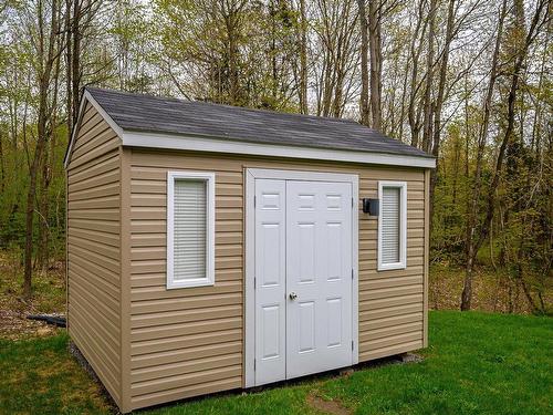 Storage - 58 Ch. Du Fort, Saint-Hippolyte, QC - Outdoor