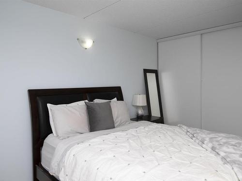 118 500 Toledo Street, Thunder Bay, ON - Indoor Photo Showing Bedroom