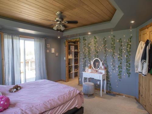 1718 Hutton Park Drive, Thunder Bay, ON - Indoor Photo Showing Bedroom
