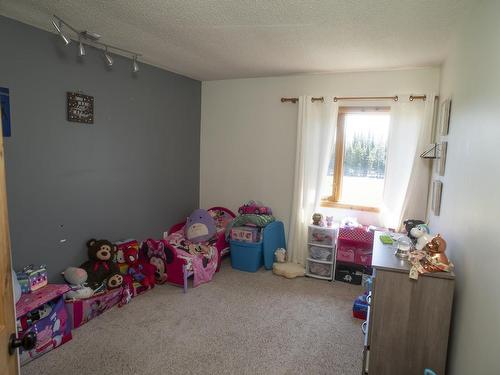 1718 Hutton Park Drive, Thunder Bay, ON - Indoor Photo Showing Other Room