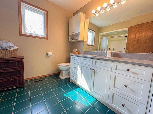 1314 Beach Road, Kenora, ON - Indoor Photo Showing Bathroom
