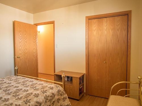 581 Redwood Avenue W, Thunder Bay, ON - Indoor Photo Showing Bedroom