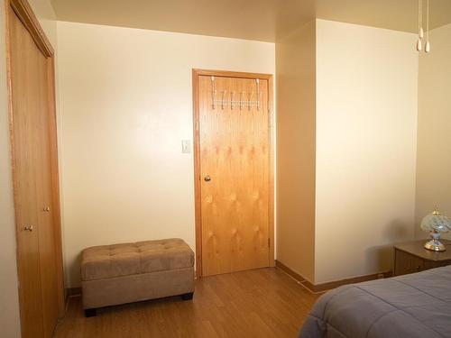 581 Redwood Avenue W, Thunder Bay, ON - Indoor Photo Showing Bedroom