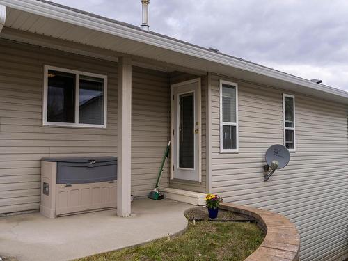 2355 Regent Place, Kamloops, BC - Outdoor With Exterior