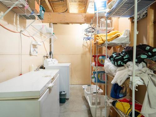 2355 Regent Place, Kamloops, BC - Indoor Photo Showing Laundry Room