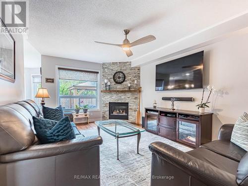 3341 Grand Park Drive, Mississauga, ON - Indoor Photo Showing Living Room With Fireplace