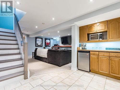 3341 Grand Park Drive, Mississauga, ON - Indoor Photo Showing Kitchen