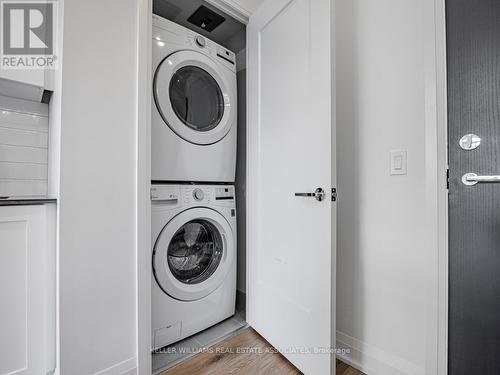 216 - 293 The Kingsway, Toronto, ON - Indoor Photo Showing Laundry Room