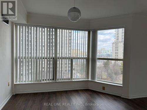 909 - 325 Webb Drive, Mississauga, ON - Indoor Photo Showing Other Room
