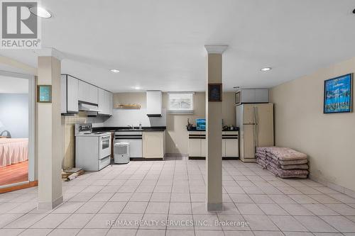 126 Woodward Avenue, Tiny, ON - Indoor Photo Showing Kitchen
