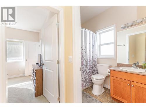 2204 Heitman Street, Enderby, BC - Indoor Photo Showing Bathroom