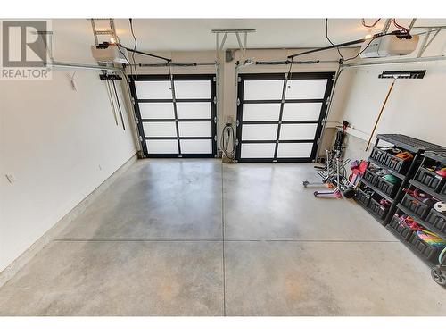 4354 Uley Road, Kelowna, BC - Indoor Photo Showing Garage