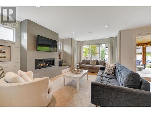4354 Uley Road, Kelowna, BC - Indoor Photo Showing Living Room With Fireplace