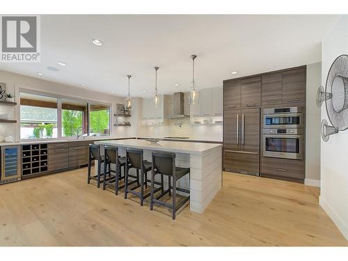 4354 Uley Road, Kelowna, BC - Indoor Photo Showing Kitchen With Upgraded Kitchen