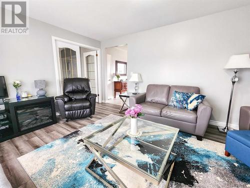 419 Marion St, Iroquois Falls, ON - Indoor Photo Showing Living Room
