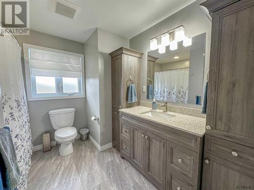 419 Marion St, Iroquois Falls, ON - Indoor Photo Showing Bathroom