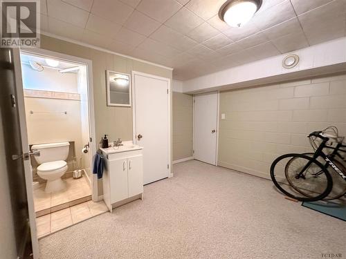 419 Marion St, Iroquois Falls, ON - Indoor Photo Showing Bathroom