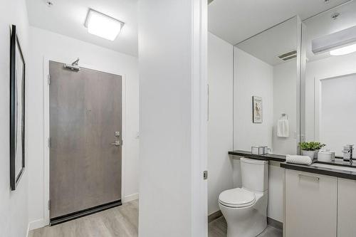 4 Piece bath. - 479 Charlton Avenue E|Unit #509, Hamilton, ON - Indoor Photo Showing Bathroom