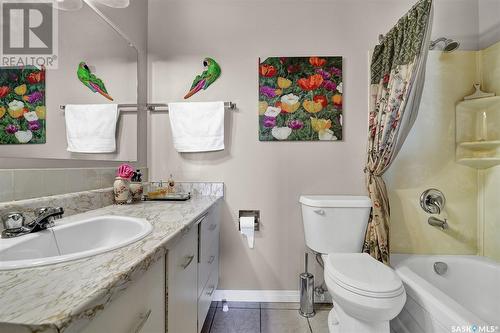 404 4555 Rae Street, Regina, SK - Indoor Photo Showing Bathroom
