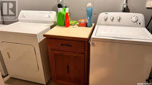 3822 Castle Road, Regina, SK - Indoor Photo Showing Laundry Room