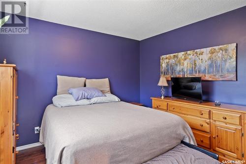 57 Clark Crescent, Saskatoon, SK - Indoor Photo Showing Bedroom