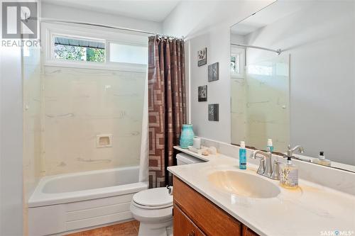 57 Clark Crescent, Saskatoon, SK - Indoor Photo Showing Bathroom