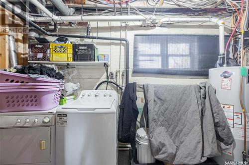 325 Witney Avenue S, Saskatoon, SK - Indoor Photo Showing Laundry Room