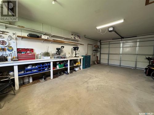 407 Main Street, Pelly, SK - Indoor Photo Showing Garage