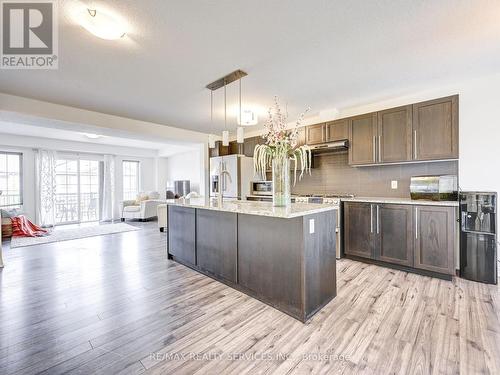224 Thomas Slee Drive, Kitchener, ON - Indoor Photo Showing Kitchen With Stainless Steel Kitchen With Upgraded Kitchen