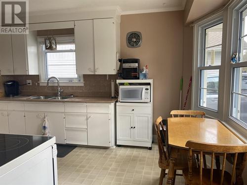 270 Birch Dr, Temiskaming Shores, ON - Indoor Photo Showing Kitchen With Double Sink