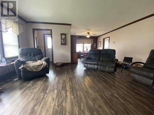 270 Birch Dr, Temiskaming Shores, ON - Indoor Photo Showing Living Room