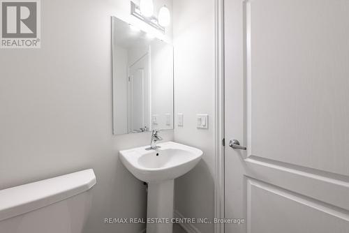 391 Athabasca Common, Oakville, ON - Indoor Photo Showing Bathroom