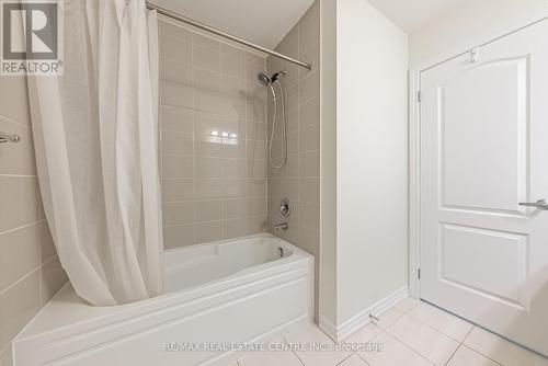 391 Athabasca Common, Oakville, ON - Indoor Photo Showing Bathroom