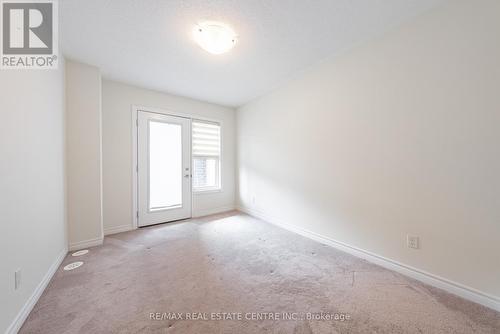 391 Athabasca Common, Oakville, ON - Indoor Photo Showing Other Room