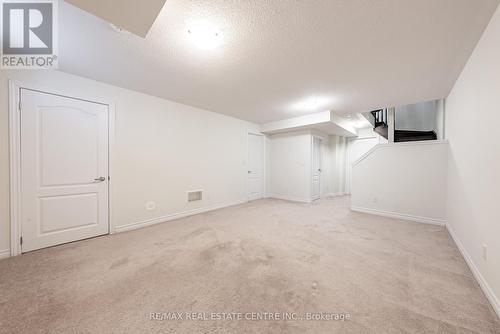 391 Athabasca Common, Oakville, ON - Indoor Photo Showing Other Room