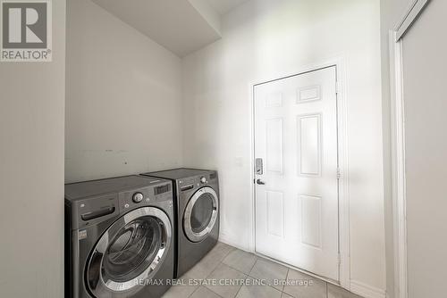 391 Athabasca Common, Oakville, ON - Indoor Photo Showing Laundry Room