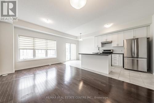 391 Athabasca Common, Oakville, ON - Indoor Photo Showing Kitchen