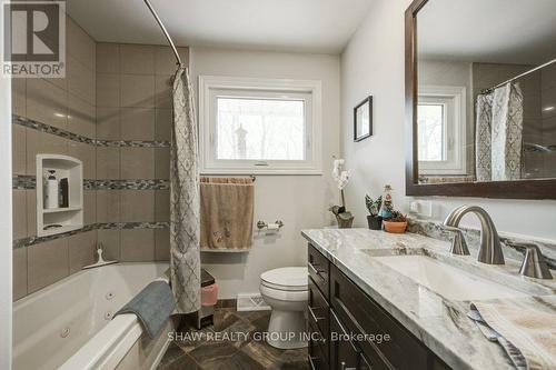 5 Eleanor Court, Tillsonburg, ON - Indoor Photo Showing Bathroom