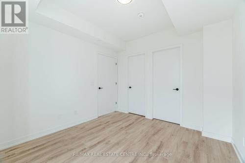 805 - 335 Wheat Boom Drive, Oakville, ON - Indoor Photo Showing Other Room