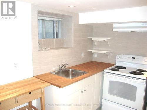 106 Howard Park Avenue, Toronto, ON - Indoor Photo Showing Kitchen